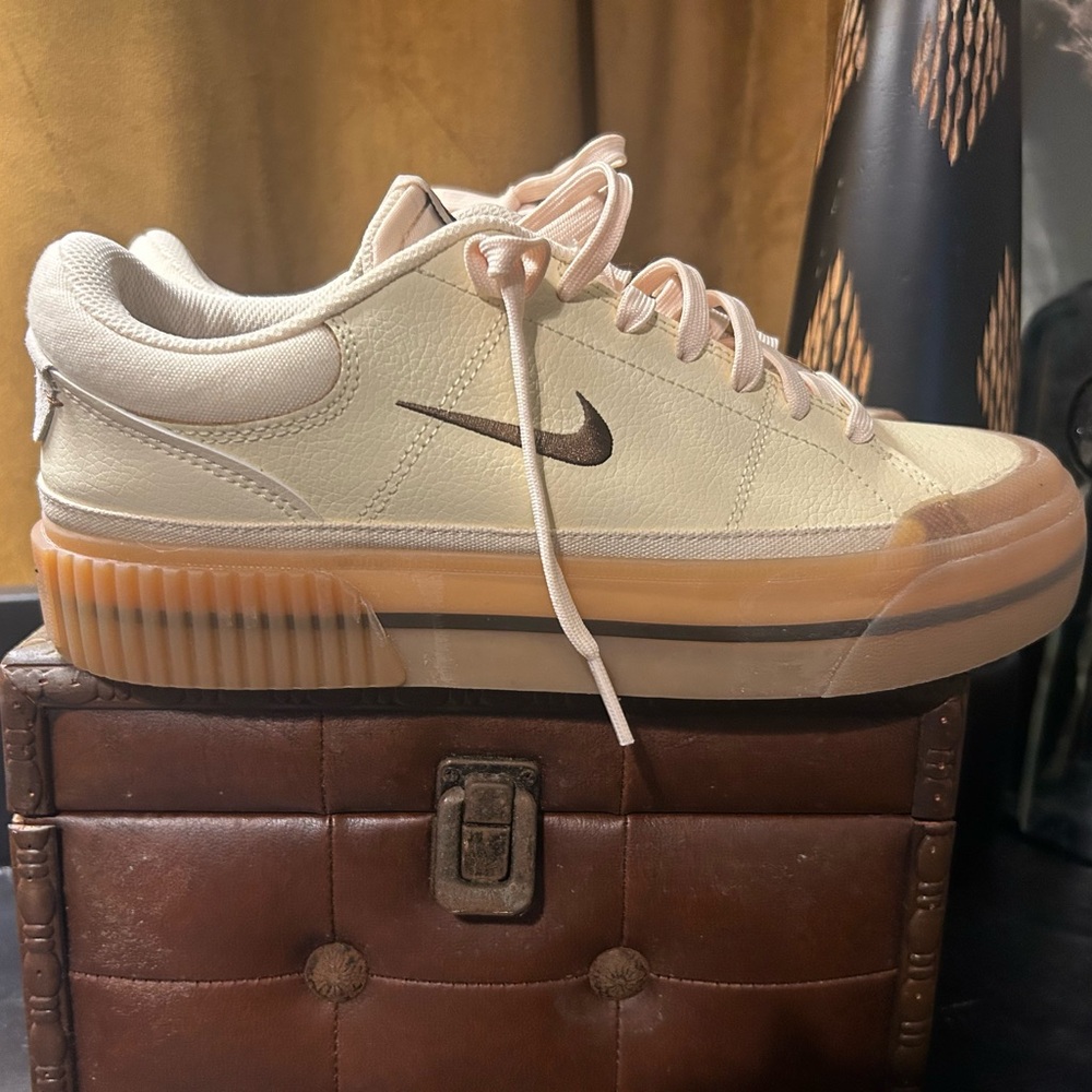 Nike Beige and Off-White Sneakers